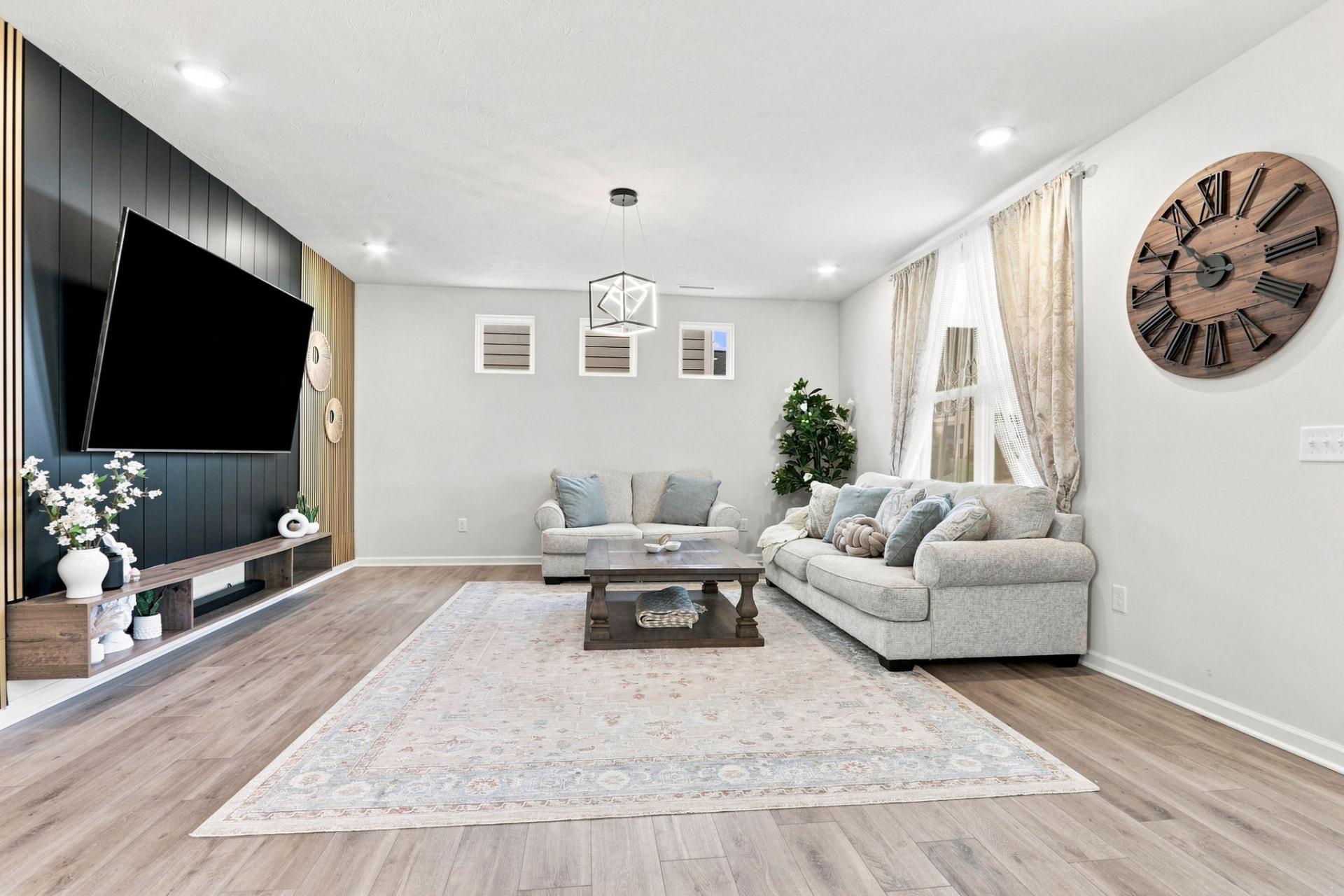 MLS reference living room photo at 2729 Penn Ave in Plainfield, Indiana