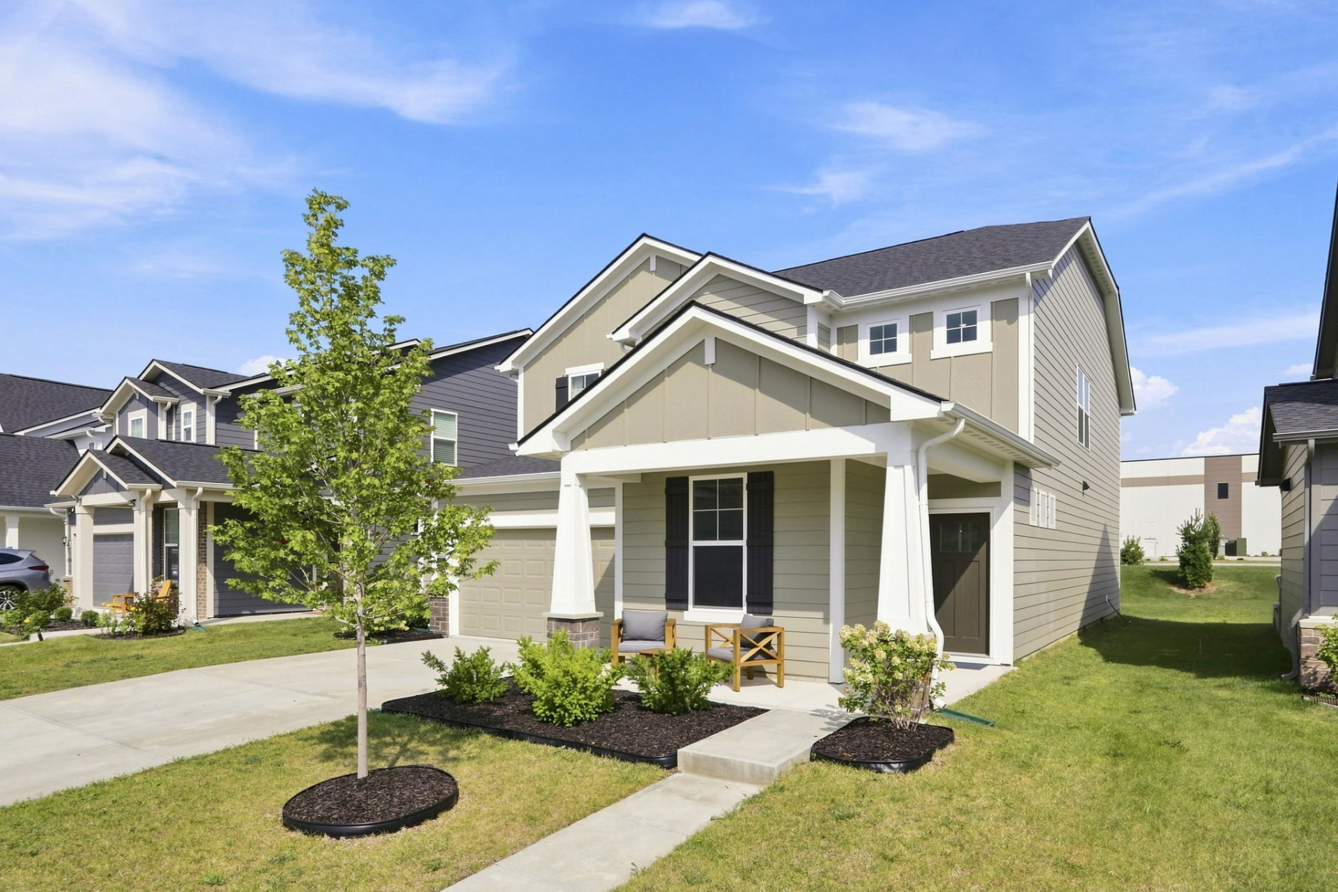 MLS reference porch and exterior photo at 2729 Penn Ave in Plainfield, Indiana